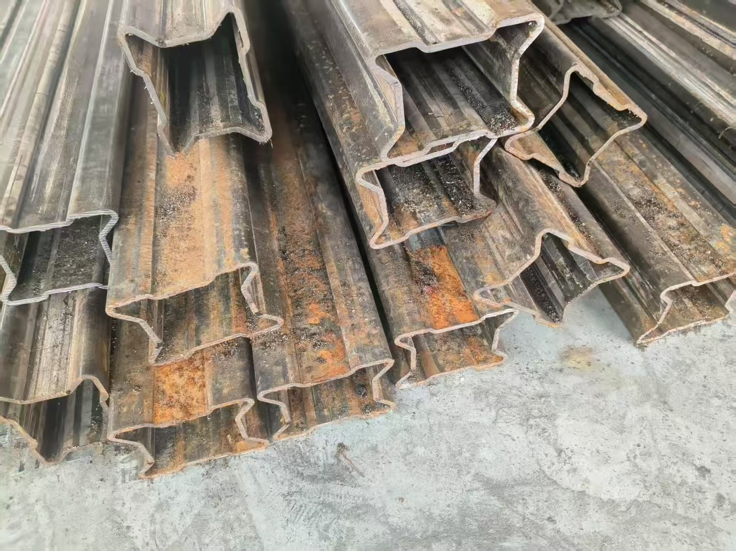 40*99镀锌凸型管价格