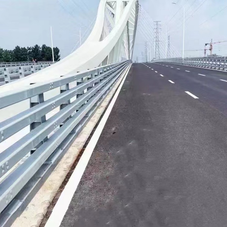 桥梁护栏景观灯光护栏源头厂家供应