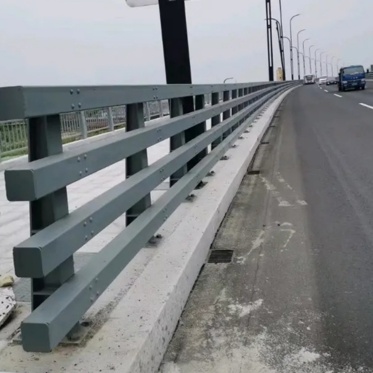 不锈钢护栏-公路桥梁防撞护栏厂家拥有先进的设备