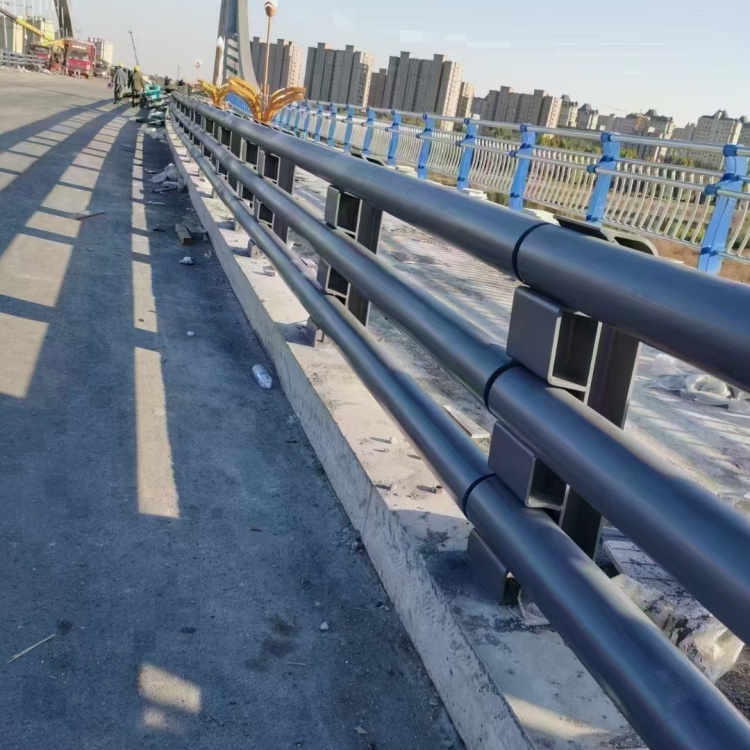 不锈钢护栏桥面防撞护栏质量优价格低当地经销商