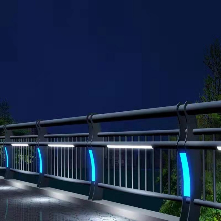 道路护栏天桥不锈钢复合管栏杆定制零售批发