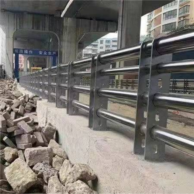 道路护栏景区不锈钢复合管栏杆精心选材本土经销商
