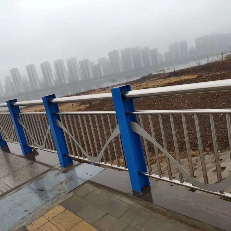 景观护栏-桥梁防撞护栏安装价格N年专注