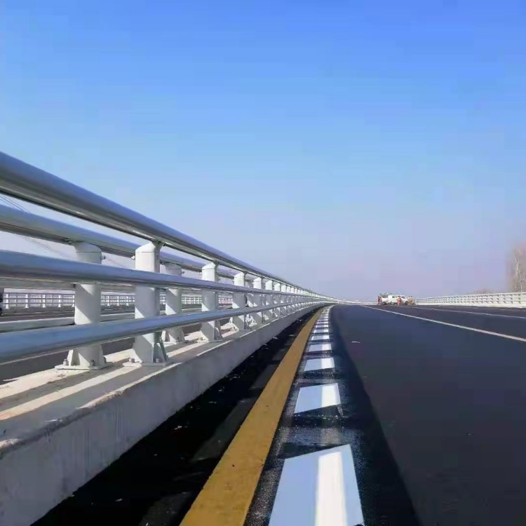 景观护栏公路防撞栏杆购买的是放心