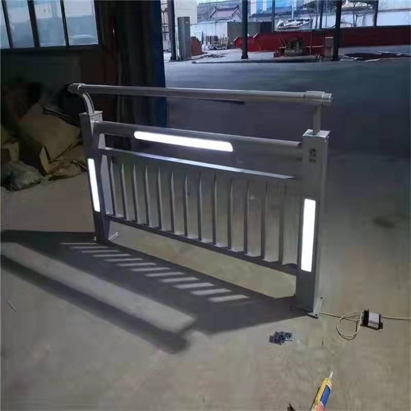 灯光护栏库存充足