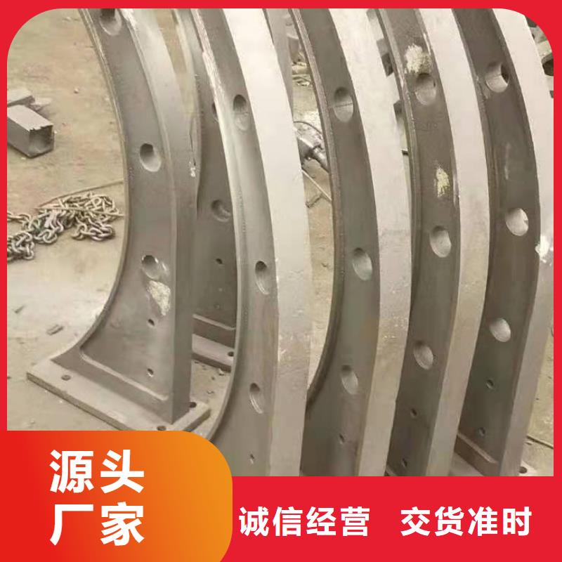 道路桥梁防撞护栏镀锌波形护栏库存量大实地大厂