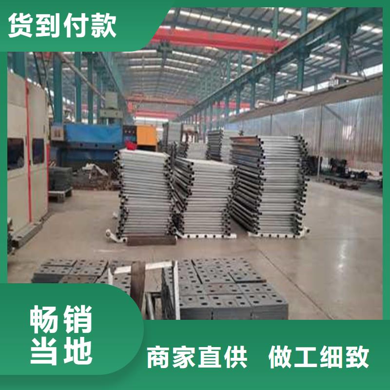护栏1-防撞护栏立柱实拍展现专业厂家