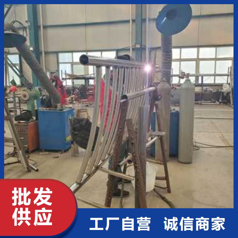 【不锈钢碳素钢复合管护栏人车分流栏生产经验丰富】细节之处更加用心