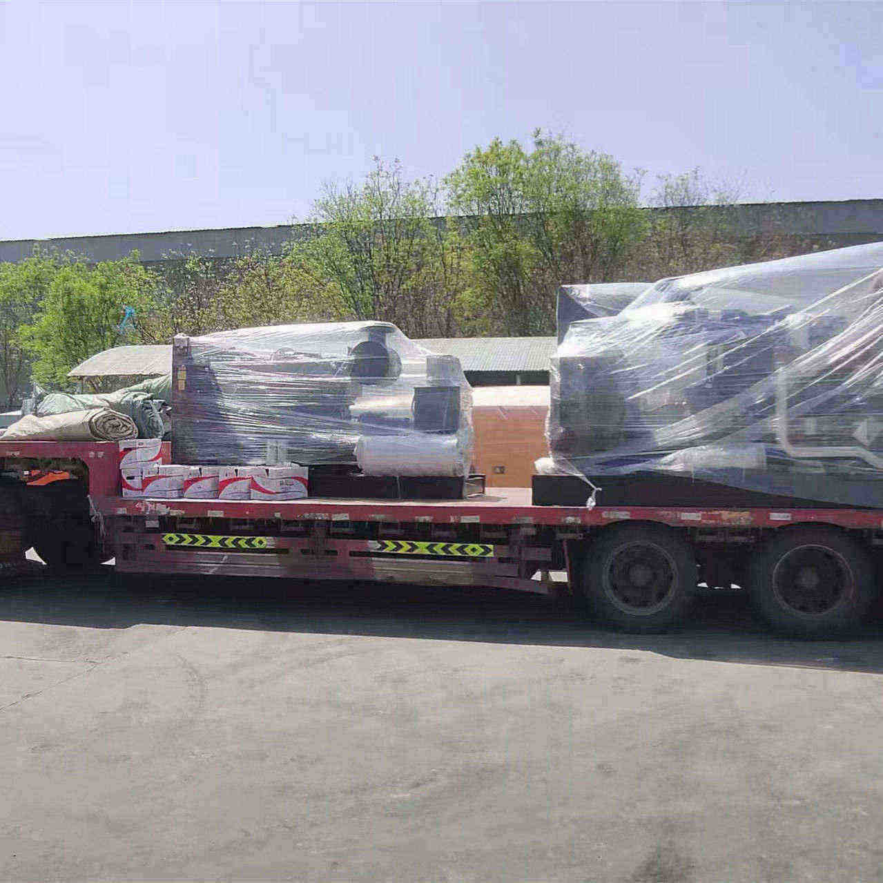 蝶山附近电车租赁