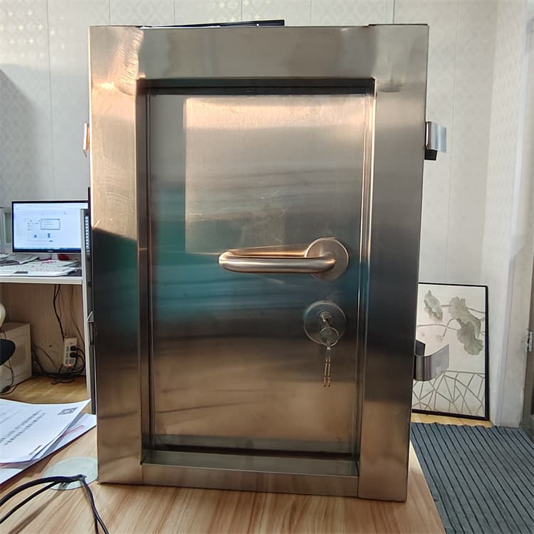 发货及时的不锈钢铅门基地