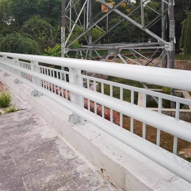 钢护栏、钢护栏厂家现货