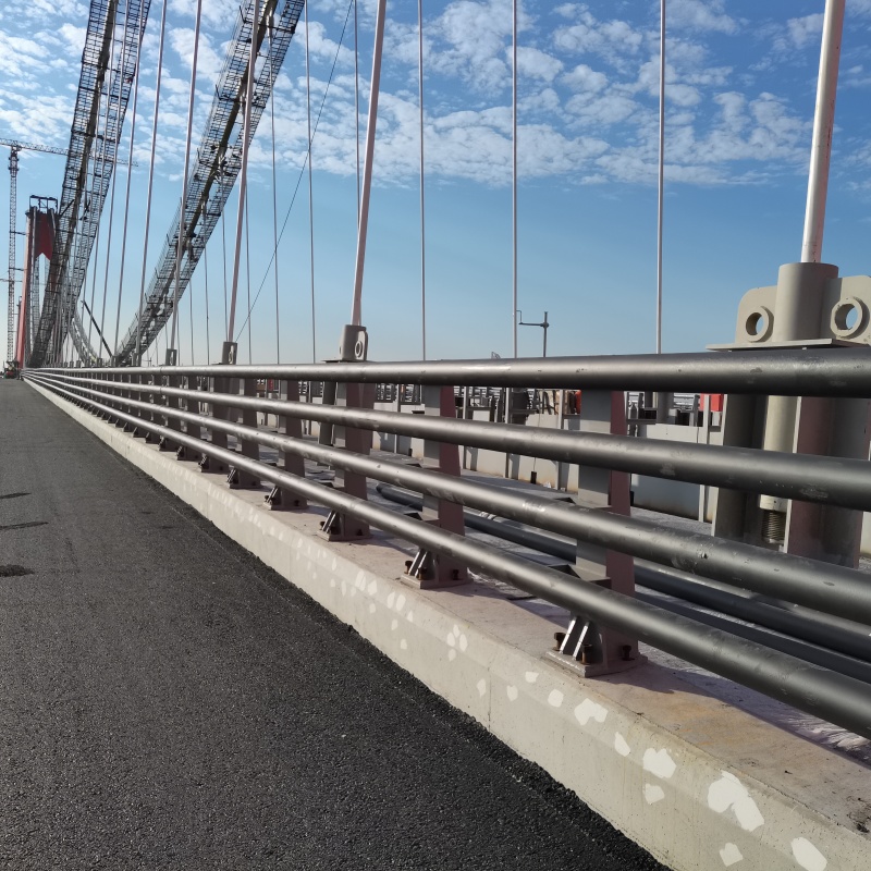 钢护栏-大量现货品质做服务