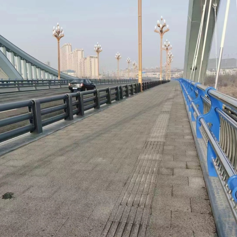 护栏_道路栏杆以质量求生存