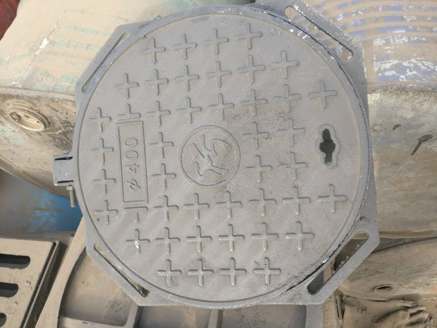 铸铁井盖_球墨铸铁管极速发货