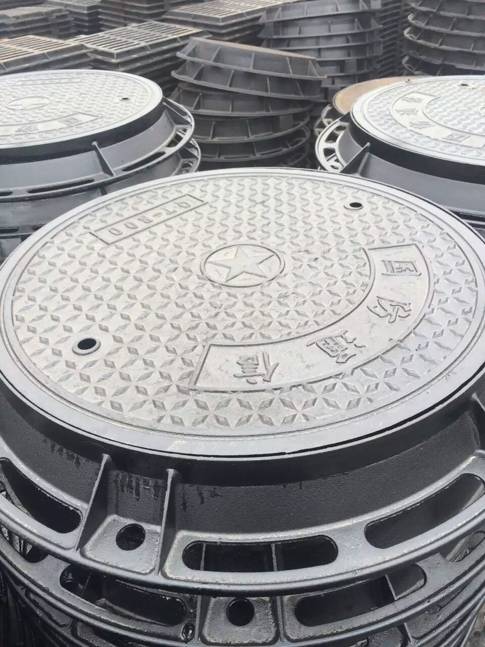  铸铁井盖严格把控每一处细节