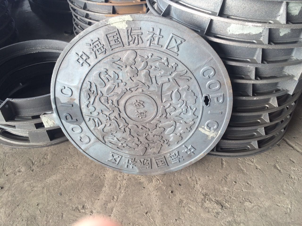 铸铁井盖dn300球墨管符合行业标准