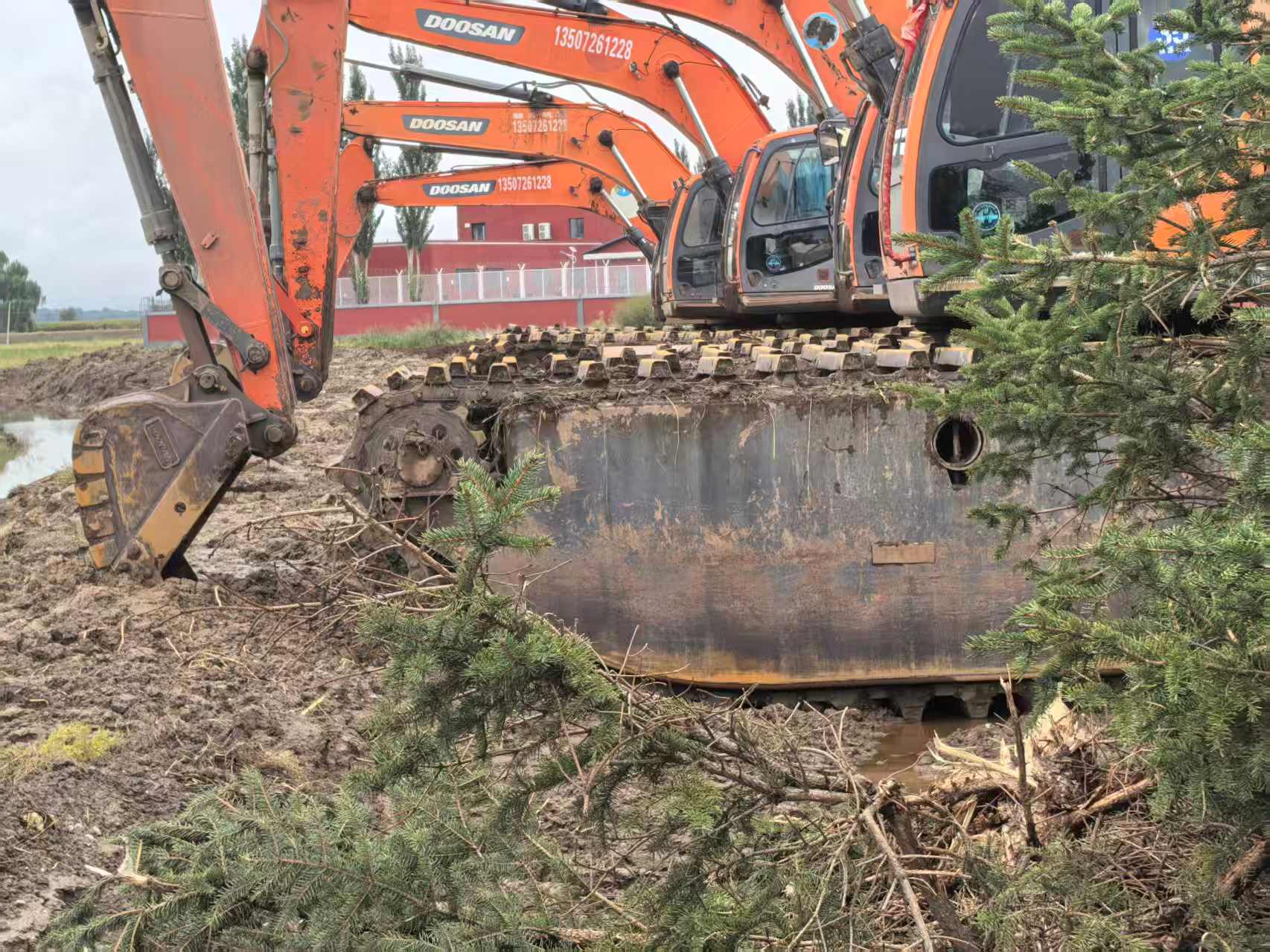 陕西水上挖掘机出租多种规格供您选择