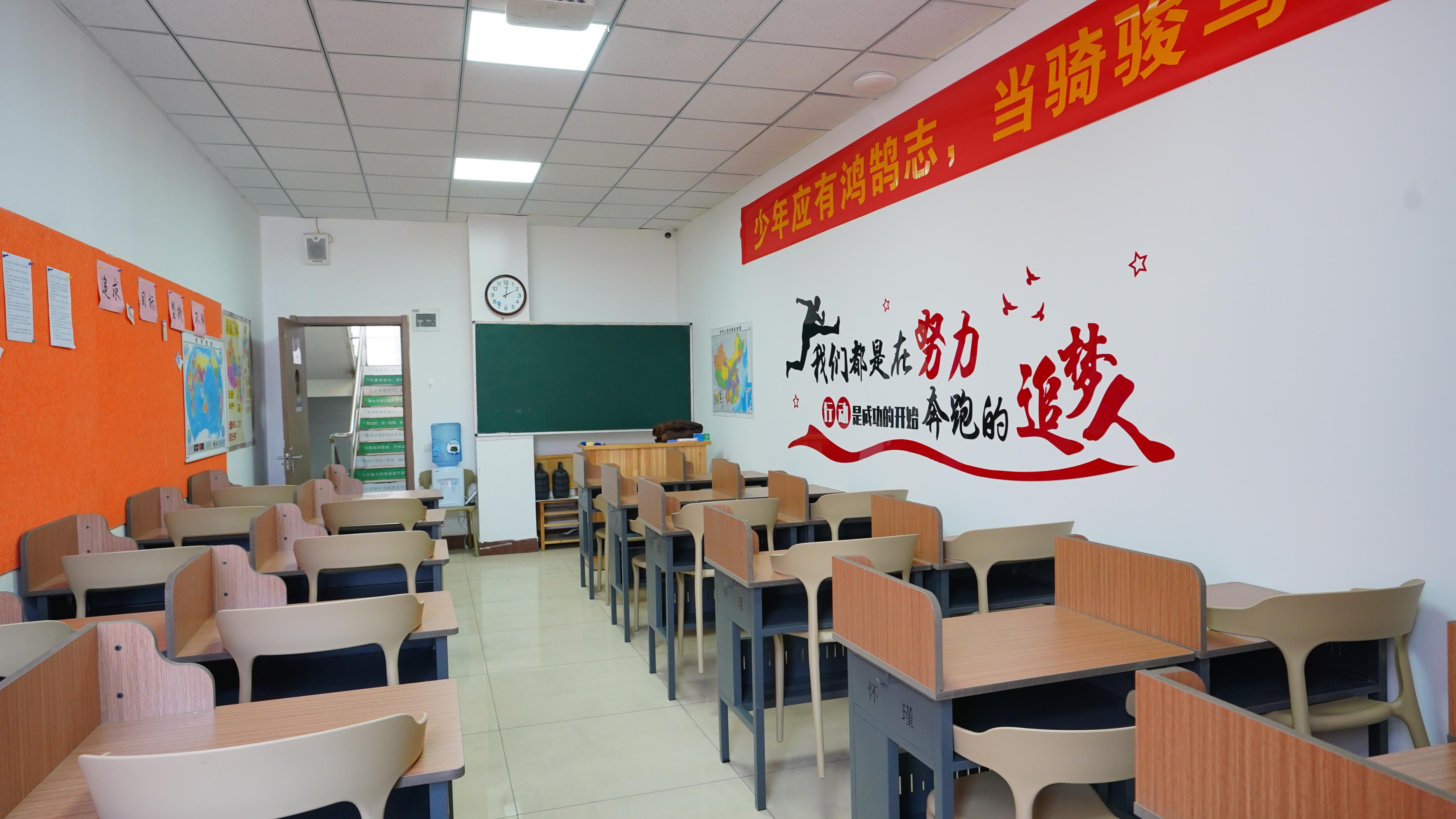 高中暑假班高考小班教学高薪就业就业前景好