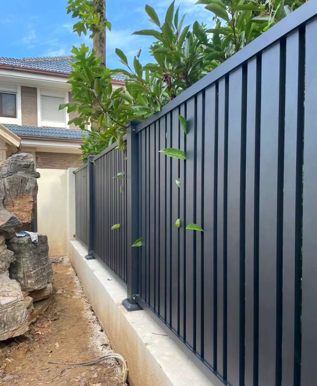 定安县交通人形通道护栏全国发货厂家十分靠谱