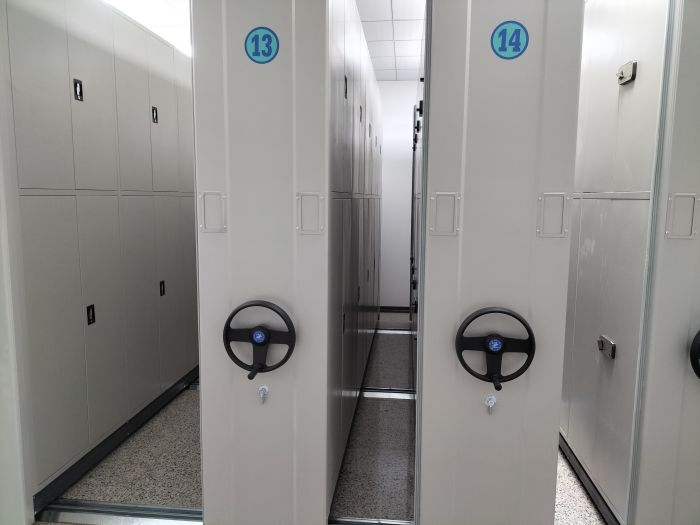 以客为尊【桦平】用手摇动的密集柜现货交易