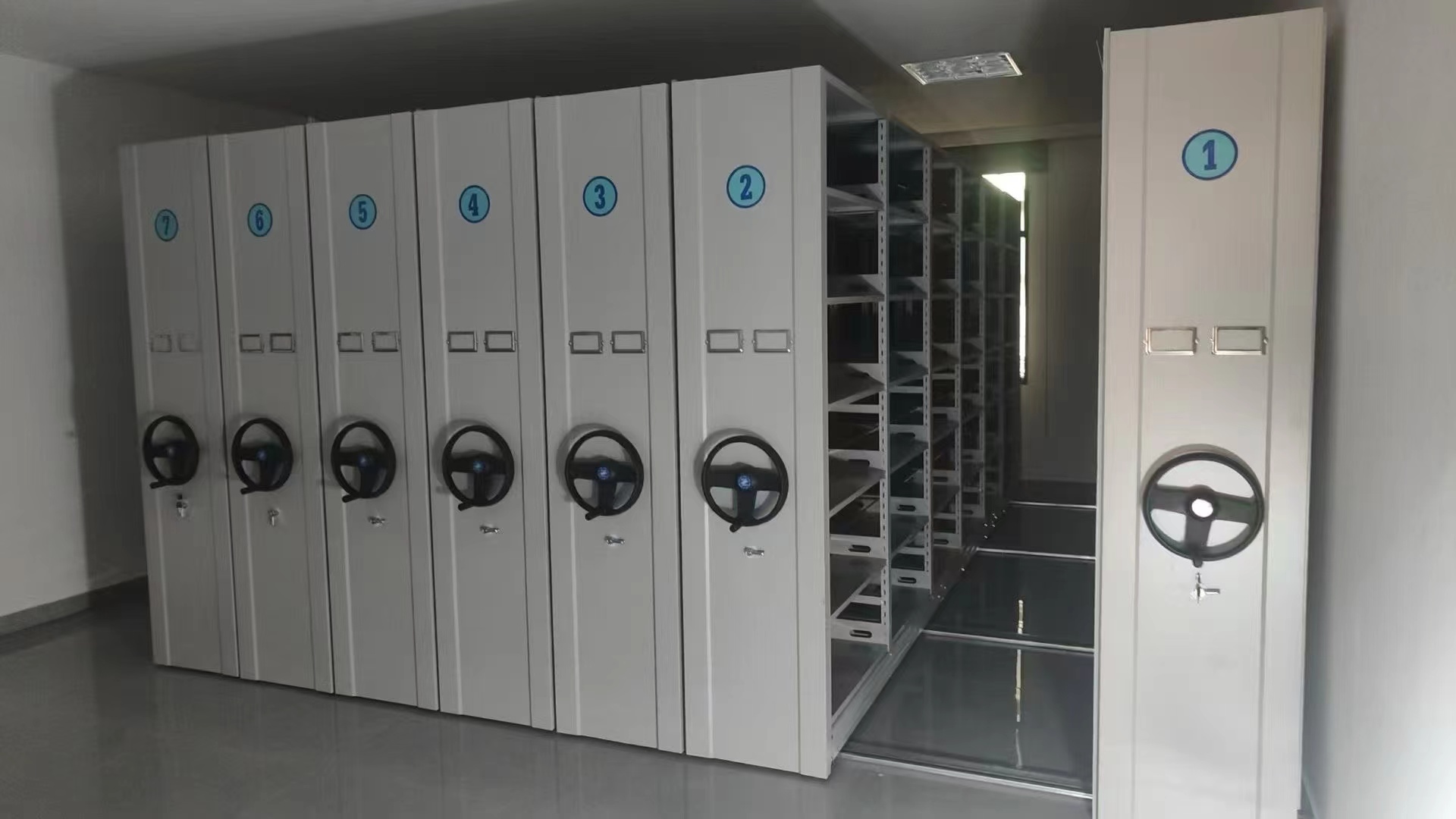 木护板书架终身质保售后无忧