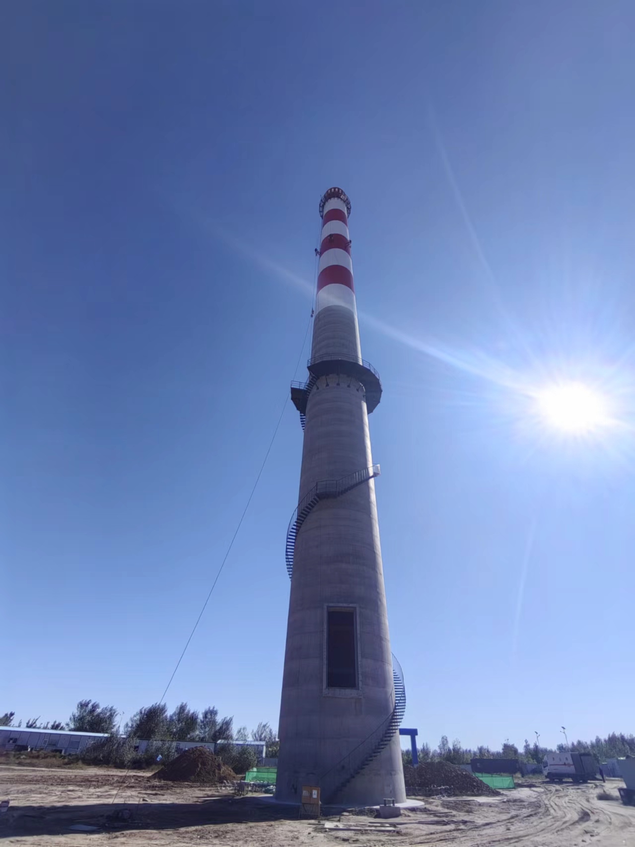 烟囱刷油漆施工