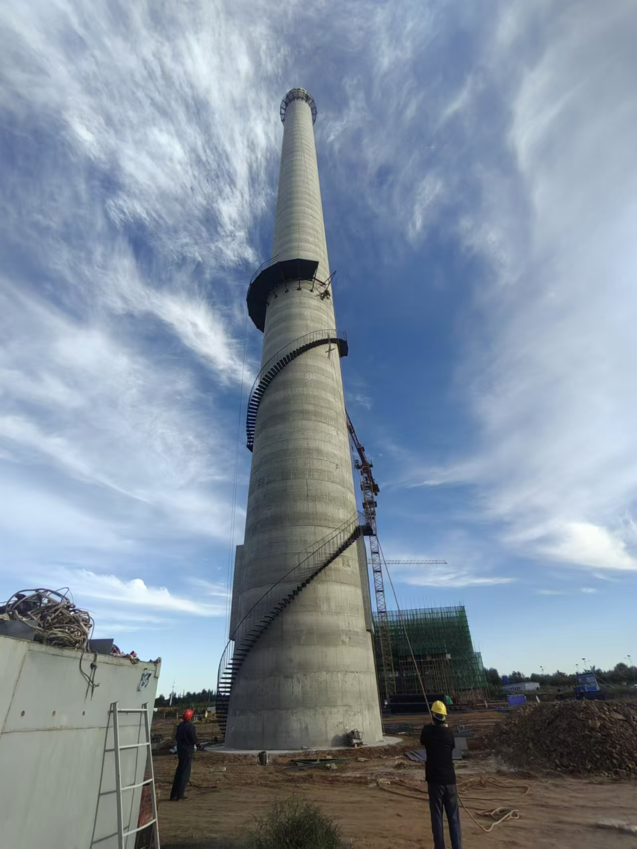 烟囱刷油漆施工