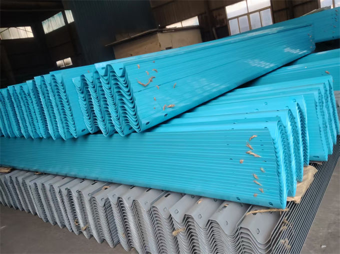 波形护栏二波梁护栏源头厂家经验丰富