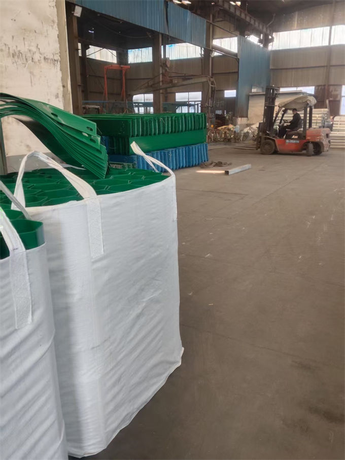 波形护栏q235波形护栏可定制