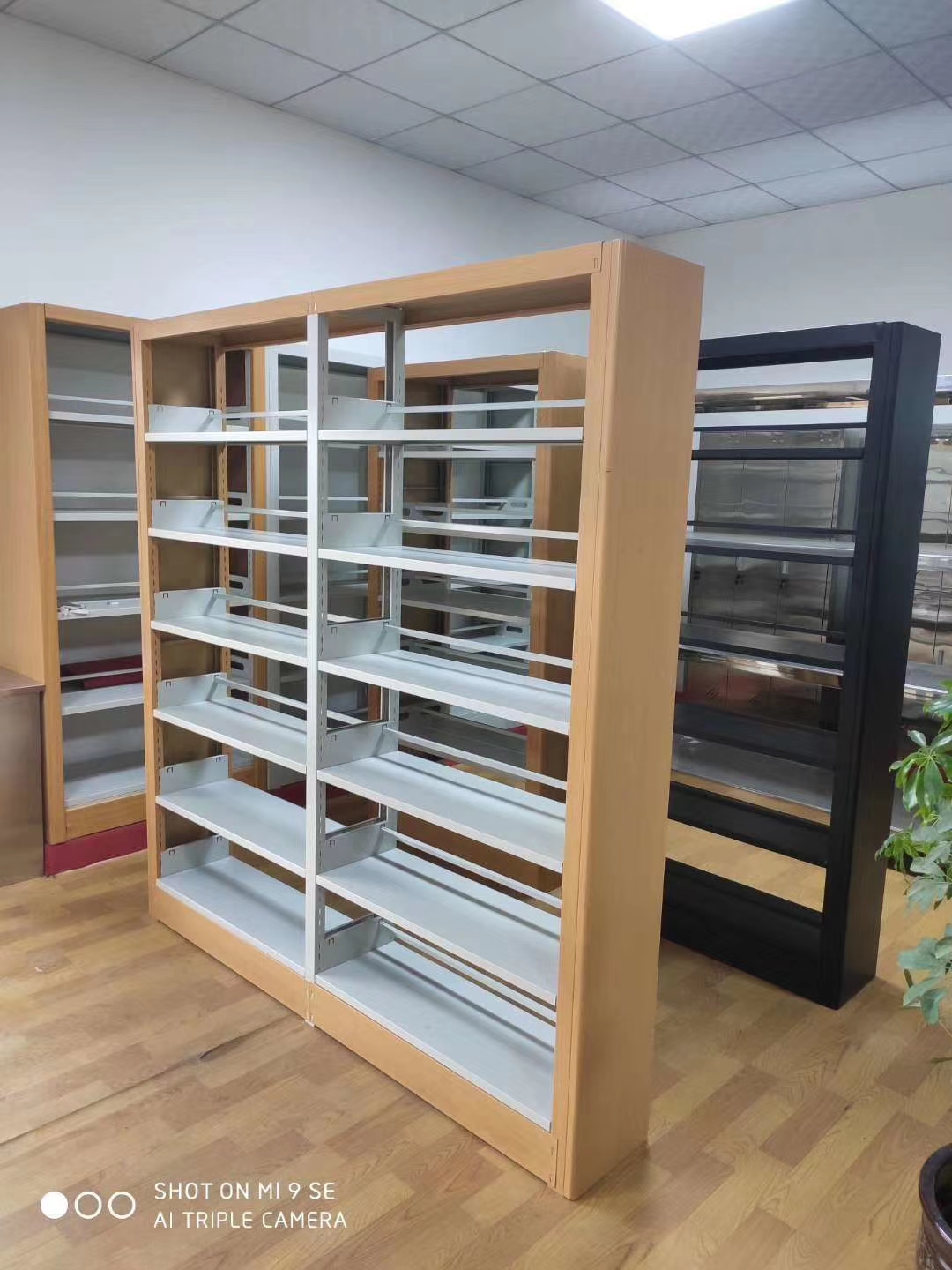 钢制书架-RFID书架匠心品质