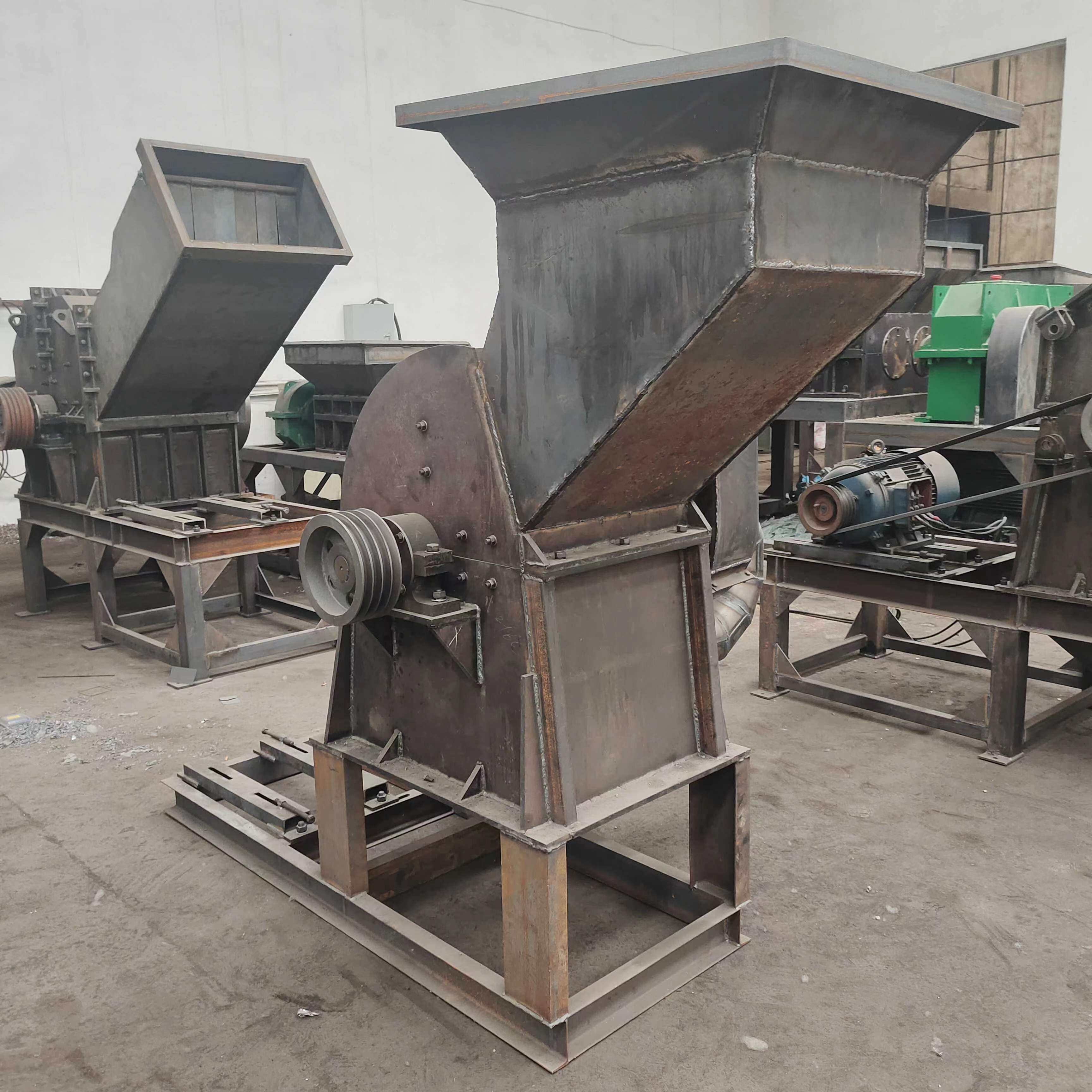 破碎机机车破碎机厂家货源